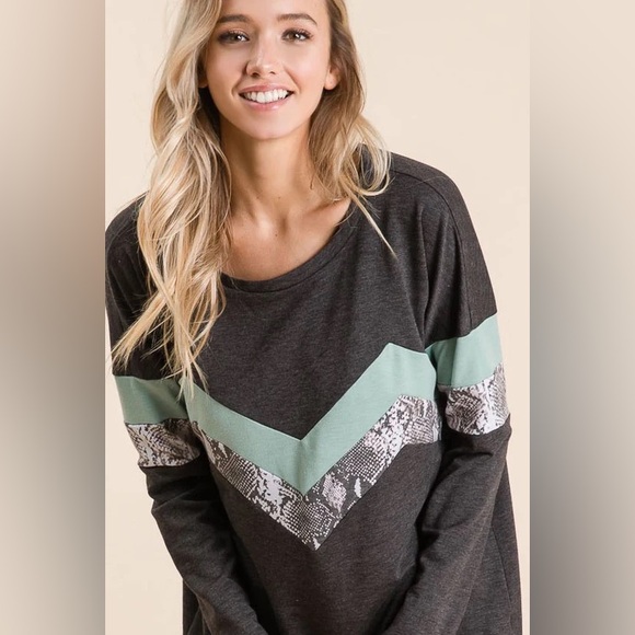 BiBi Tops - 🏔️BiBi FRENCH TERRY PULL OVER WITH CONTRAST CHEVRON